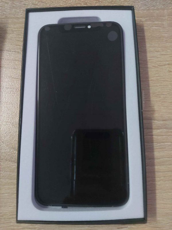 oled-дисплей-iphone-xs (1)