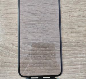 glass-display-iphone-x-touch-screen-768x1024