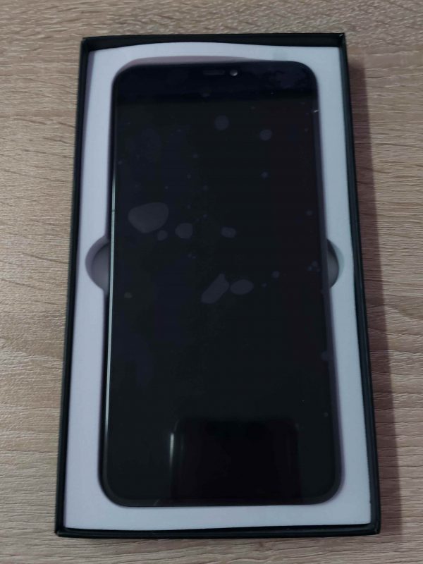 oled-дисплей-iphone-11-pro-max (2)