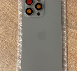 Оборудван заден панел за iPhone 15 Pro Max