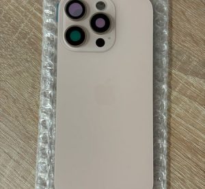 Оборудван заден панел за iPhone 16 Pro
