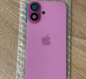 Оборудван заден панел за iPhone 16
